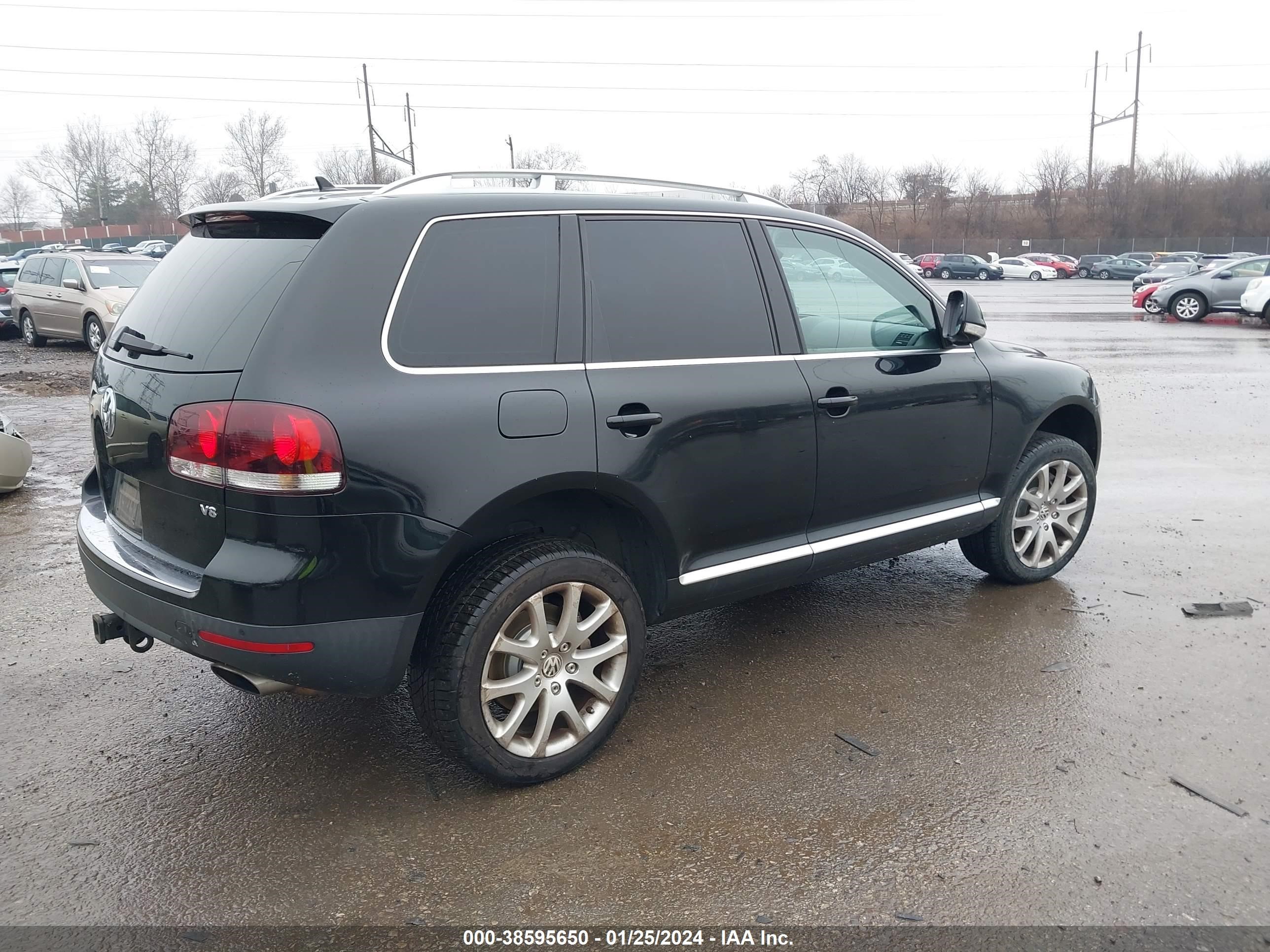 Photo 3 VIN: WVGCB77L48D044647 - VOLKSWAGEN TOUAREG 