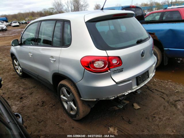 Photo 2 VIN: WVGCV7AX7AW503828 - VOLKSWAGEN TIGUAN 