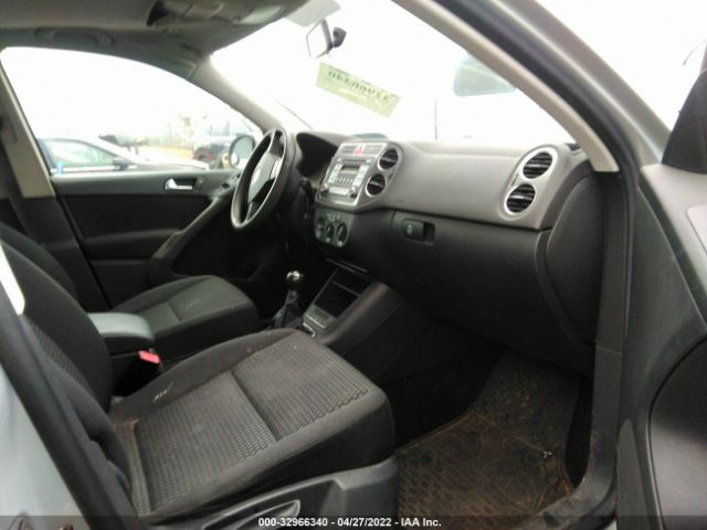 Photo 4 VIN: WVGCV7AX7AW503828 - VOLKSWAGEN TIGUAN 