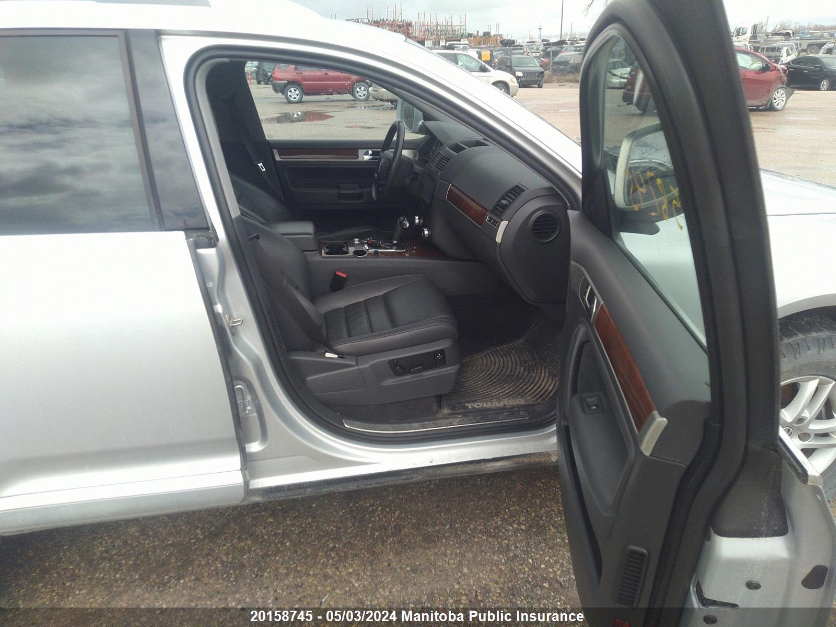 Photo 4 VIN: WVGDK6A91AD000834 - VOLKSWAGEN TOUAREG 