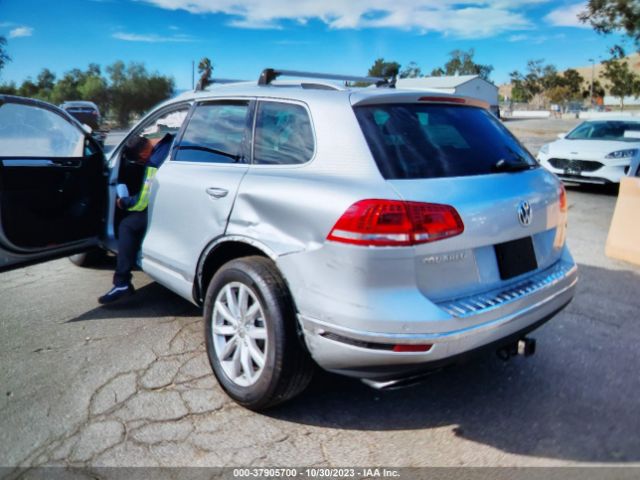 Photo 2 VIN: WVGEF7BP4HD001787 - VOLKSWAGEN TOUAREG 