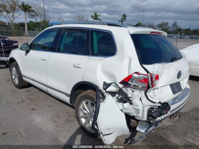 Photo 2 VIN: WVGEF7BP4HD002275 - VOLKSWAGEN TOUAREG 