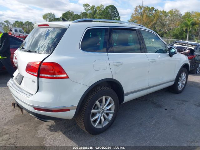 Photo 3 VIN: WVGEF7BP4HD002275 - VOLKSWAGEN TOUAREG 