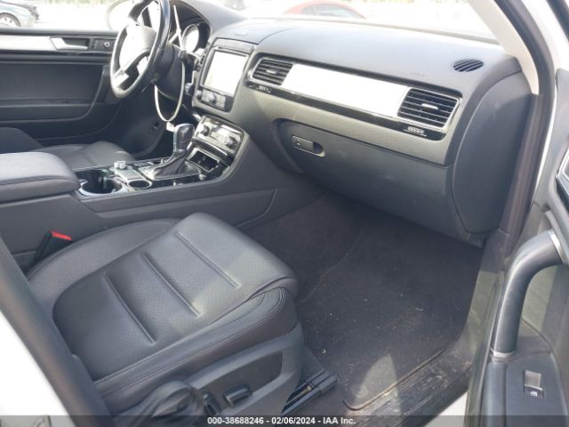 Photo 4 VIN: WVGEF7BP4HD002275 - VOLKSWAGEN TOUAREG 