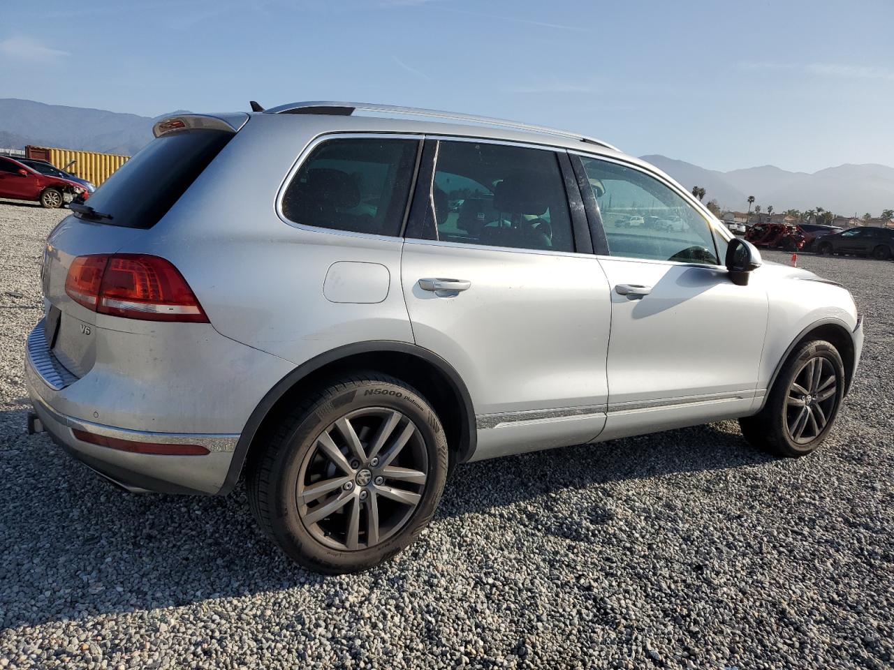 Photo 2 VIN: WVGEF9BP1FD007023 - VOLKSWAGEN TOUAREG 