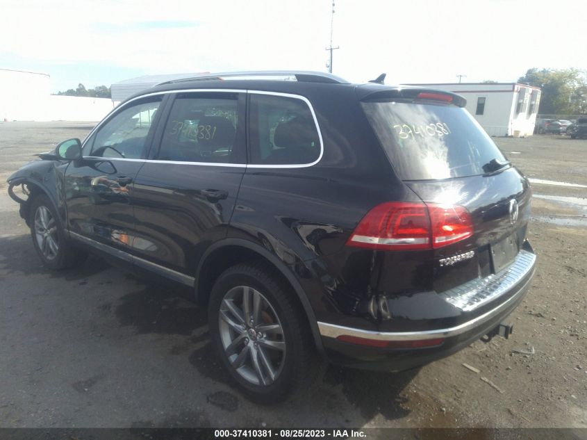 Photo 2 VIN: WVGEF9BP2FD005555 - VOLKSWAGEN TOUAREG 