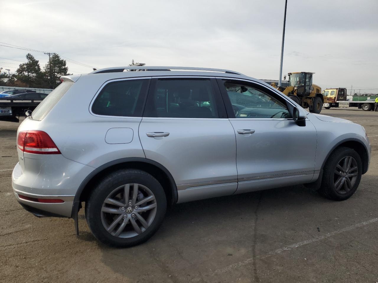 Photo 2 VIN: WVGEF9BP5FD002732 - VOLKSWAGEN TOUAREG 