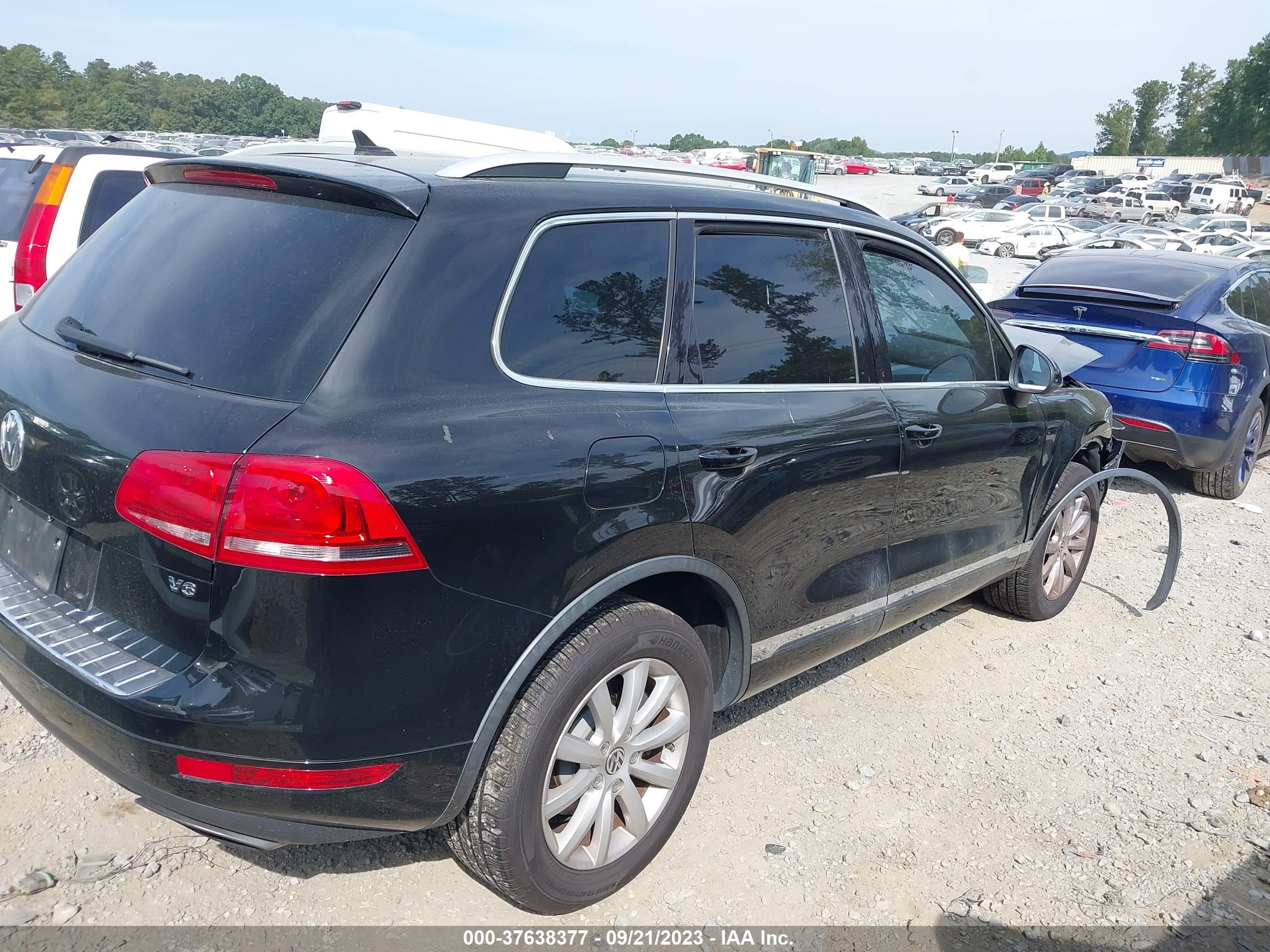 Photo 3 VIN: WVGEF9BP6CD006672 - VOLKSWAGEN TOUAREG 