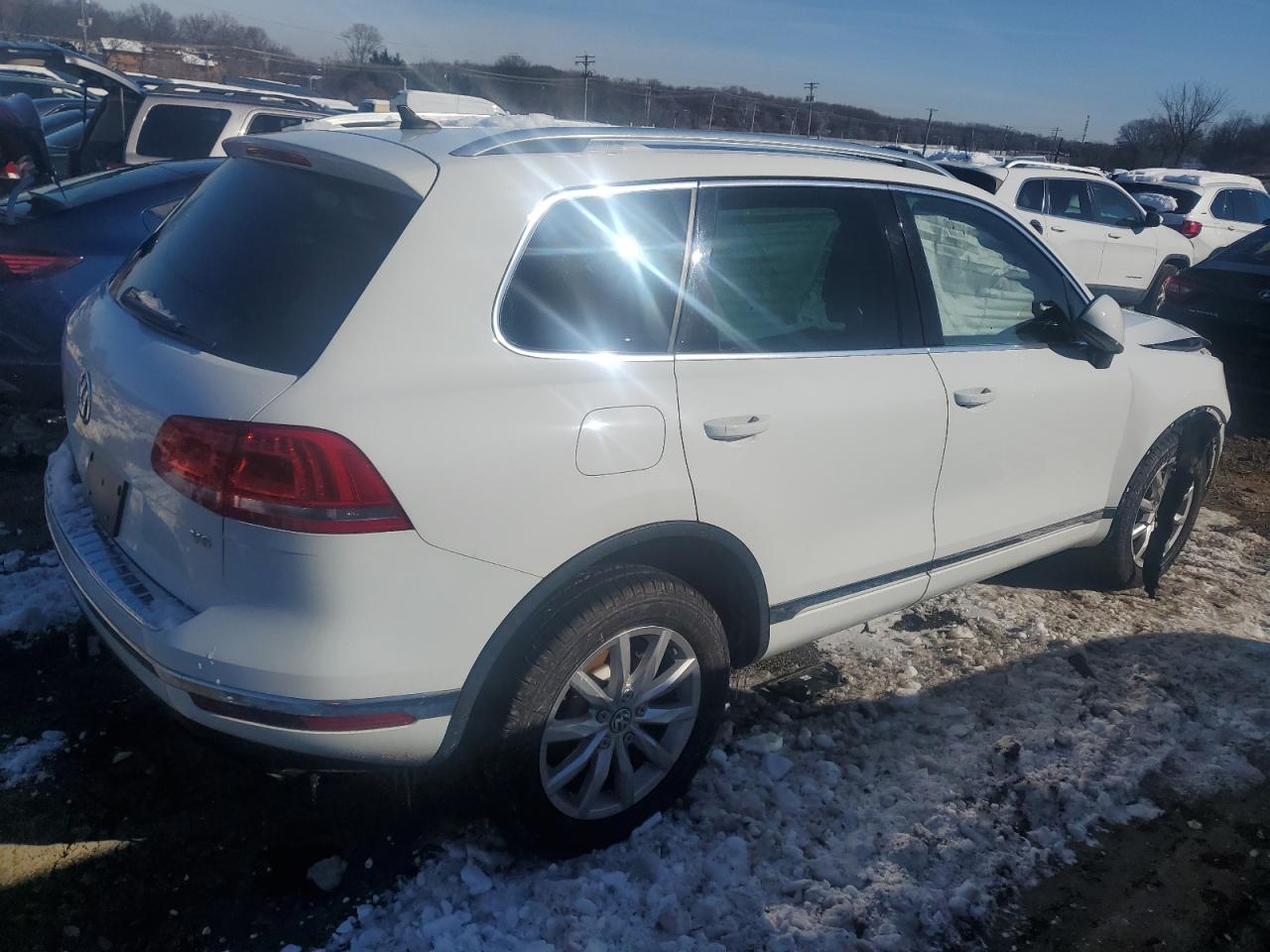 Photo 2 VIN: WVGEF9BP6FD007339 - VOLKSWAGEN TOUAREG 