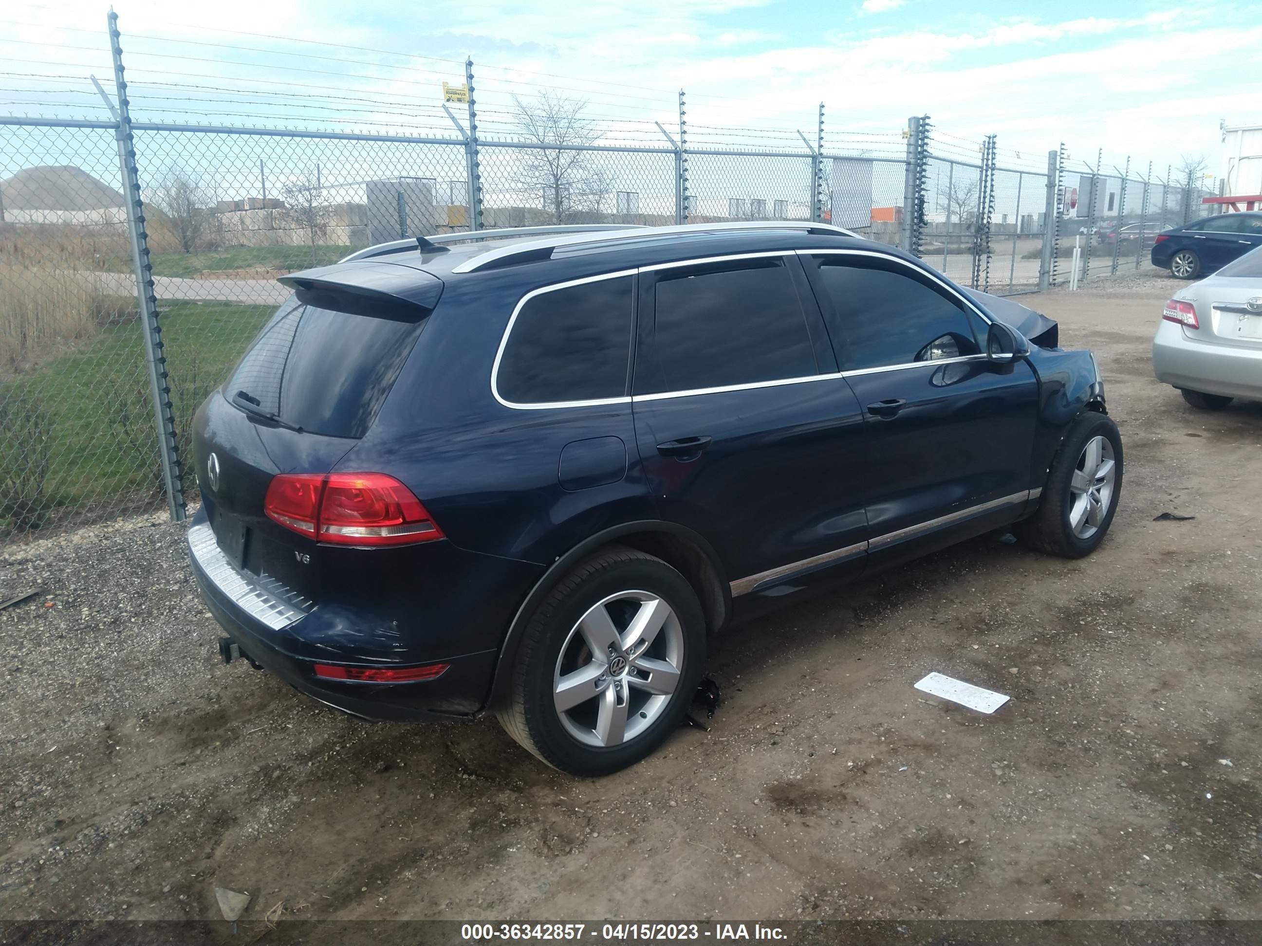 Photo 3 VIN: WVGEF9BP7DD006049 - VOLKSWAGEN TOUAREG 