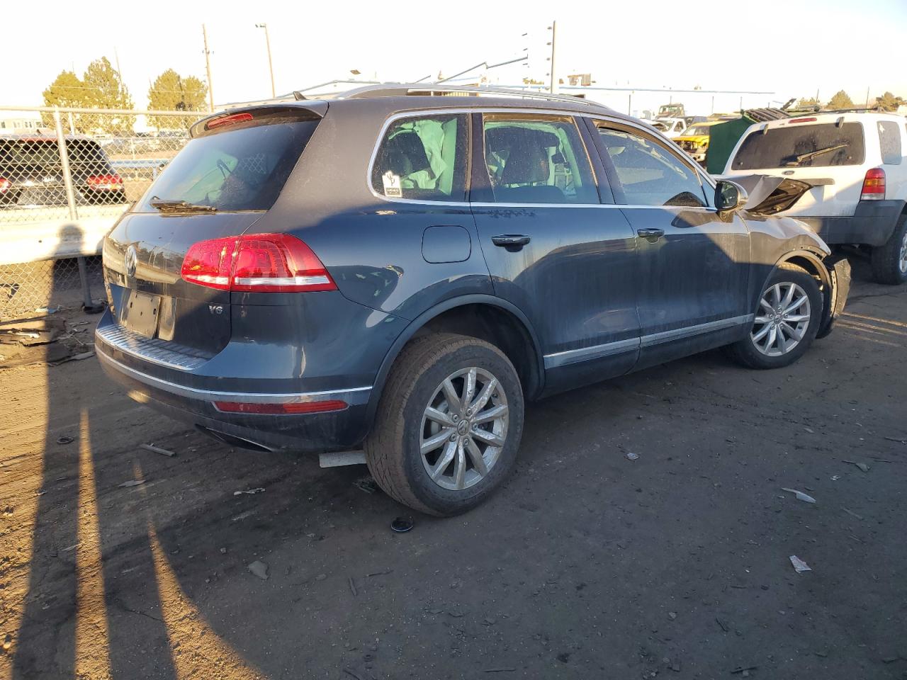 Photo 2 VIN: WVGEF9BP7FD007110 - VOLKSWAGEN TOUAREG 