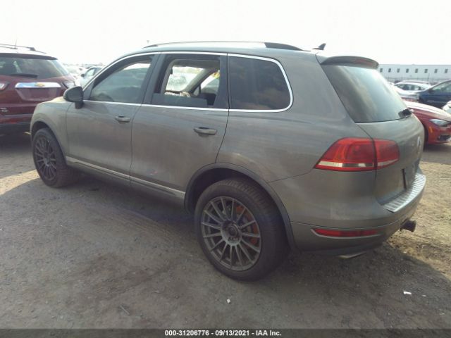 Photo 2 VIN: WVGEF9BP8CD010982 - VOLKSWAGEN TOUAREG 