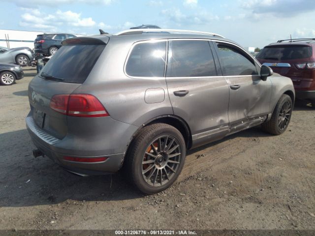 Photo 3 VIN: WVGEF9BP8CD010982 - VOLKSWAGEN TOUAREG 