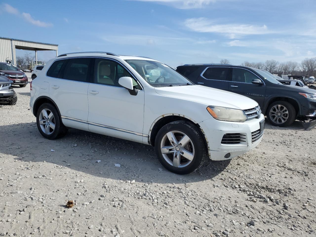 Photo 3 VIN: WVGEF9BP8ED007339 - VOLKSWAGEN TOUAREG 