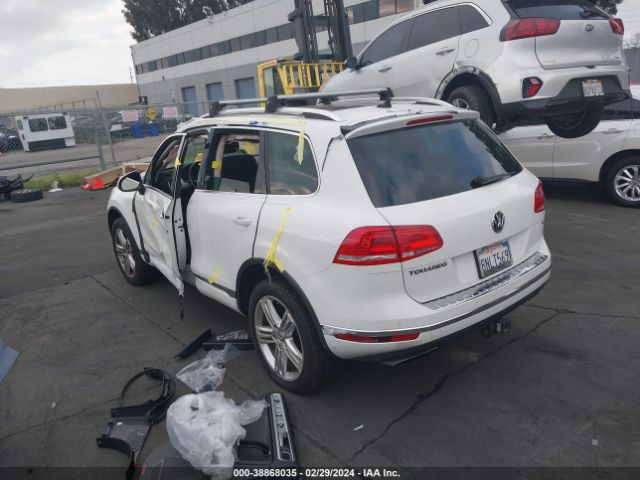 Photo 2 VIN: WVGEF9BP8FD002370 - VOLKSWAGEN TOUAREG 