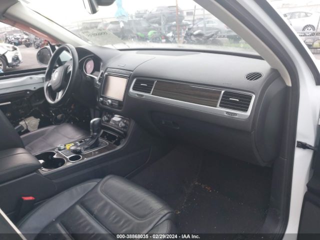 Photo 4 VIN: WVGEF9BP8FD002370 - VOLKSWAGEN TOUAREG 