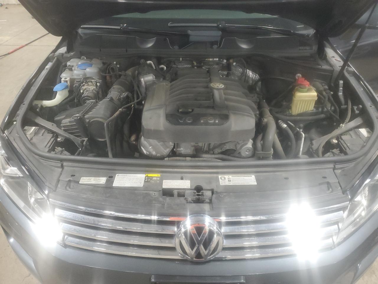 Photo 10 VIN: WVGEF9BP9FD002748 - VOLKSWAGEN TOUAREG 