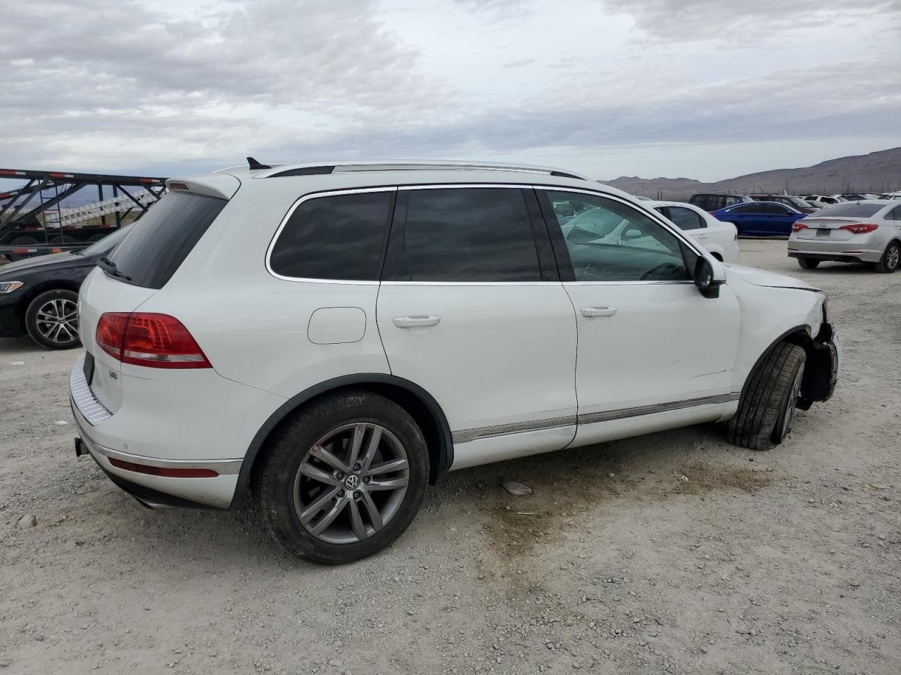 Photo 2 VIN: WVGEF9BP9FD006668 - VOLKSWAGEN TOUAREG 