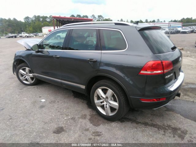 Photo 2 VIN: WVGEK9BP2CD006244 - VOLKSWAGEN TOUAREG 