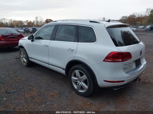 Photo 2 VIN: WVGEK9BP2CD007880 - VOLKSWAGEN TOUAREG 