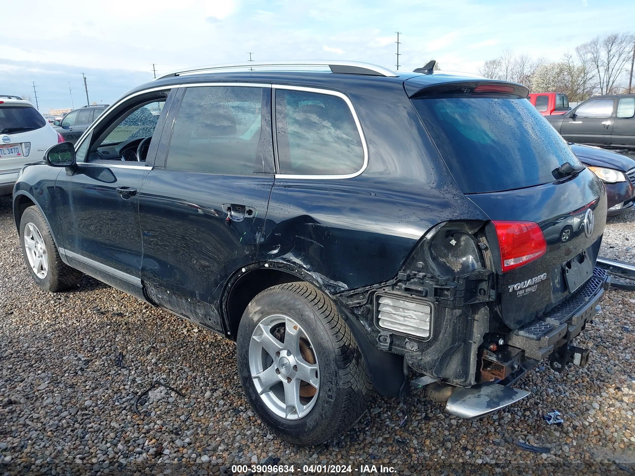 Photo 2 VIN: WVGEP9BP2DD005873 - VOLKSWAGEN TOUAREG 