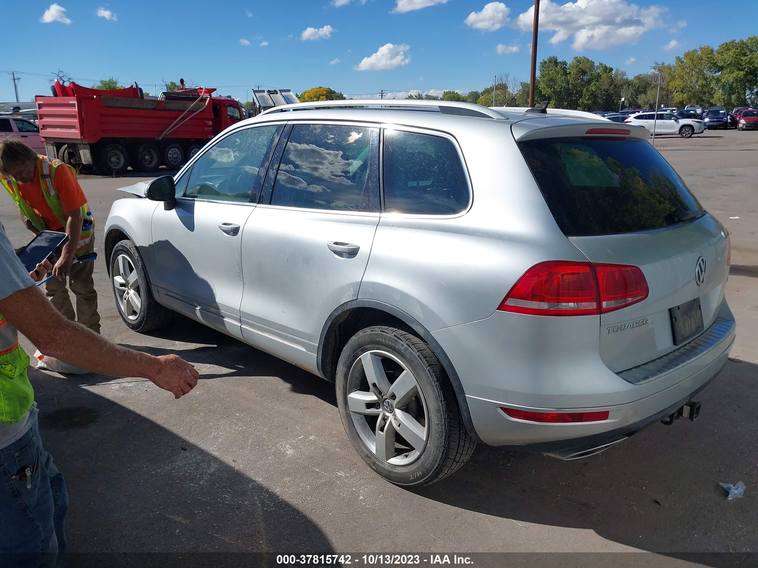 Photo 2 VIN: WVGEP9BP2DD006473 - VOLKSWAGEN TOUAREG 