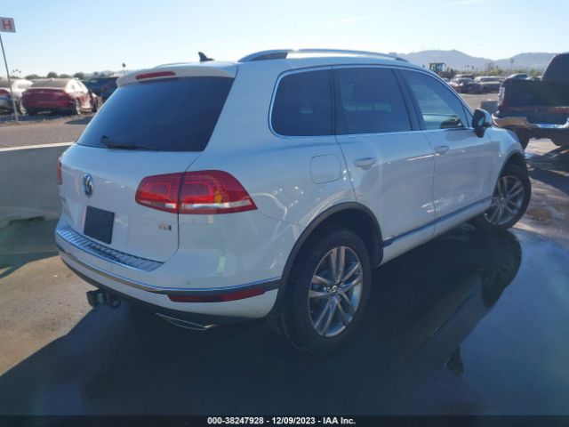 Photo 3 VIN: WVGEP9BP2GD002492 - VOLKSWAGEN TOUAREG 