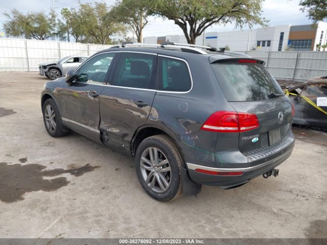 Photo 2 VIN: WVGEP9BP3GD000590 - VOLKSWAGEN TOUAREG 