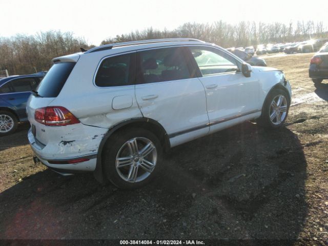 Photo 3 VIN: WVGEP9BP5FD003408 - VOLKSWAGEN TOUAREG 