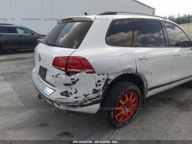 Photo 5 VIN: WVGEP9BP5FD005045 - VOLKSWAGEN TOUAREG 