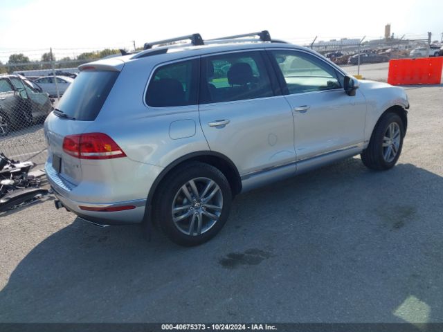 Photo 3 VIN: WVGEP9BP9GD002893 - VOLKSWAGEN TOUAREG 