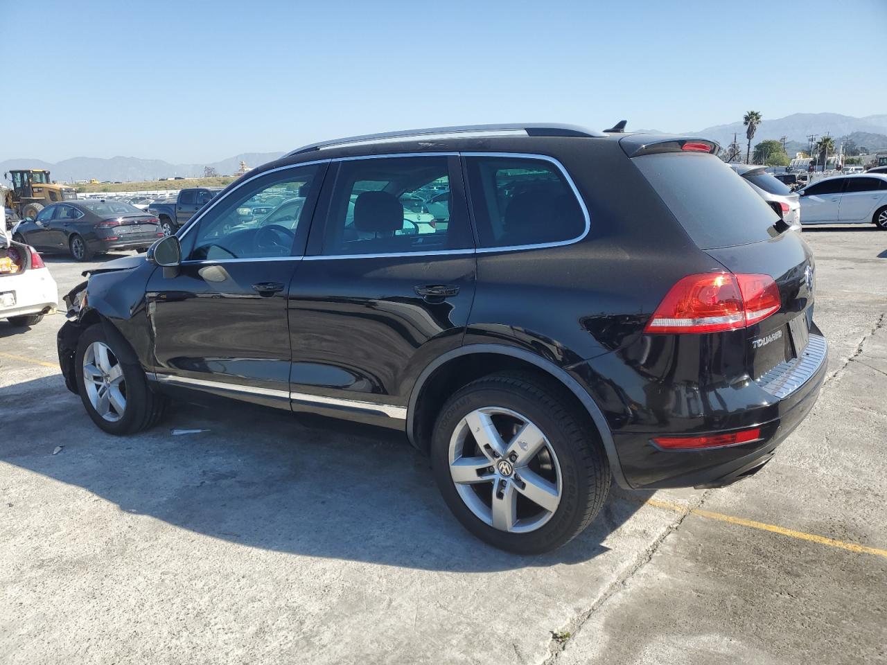 Photo 1 VIN: WVGFF9BP0BD000692 - VOLKSWAGEN TOUAREG 