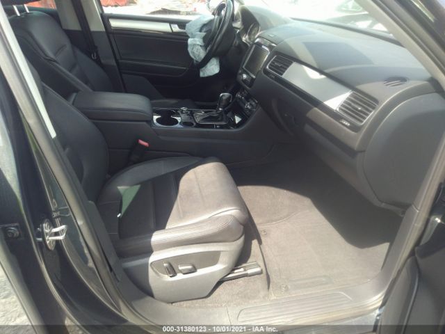 Photo 4 VIN: WVGFF9BP1CD003571 - VOLKSWAGEN TOUAREG 