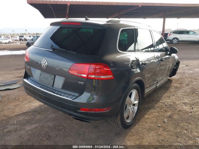 Photo 3 VIN: WVGFF9BP2BD002587 - VOLKSWAGEN TOUAREG 