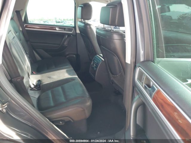 Photo 7 VIN: WVGFF9BP2BD002587 - VOLKSWAGEN TOUAREG 