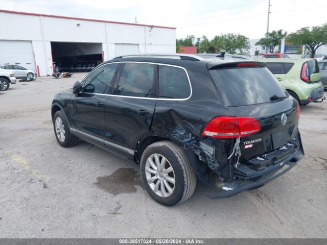 Photo 2 VIN: WVGFF9BP2BD006249 - VOLKSWAGEN TOUAREG 