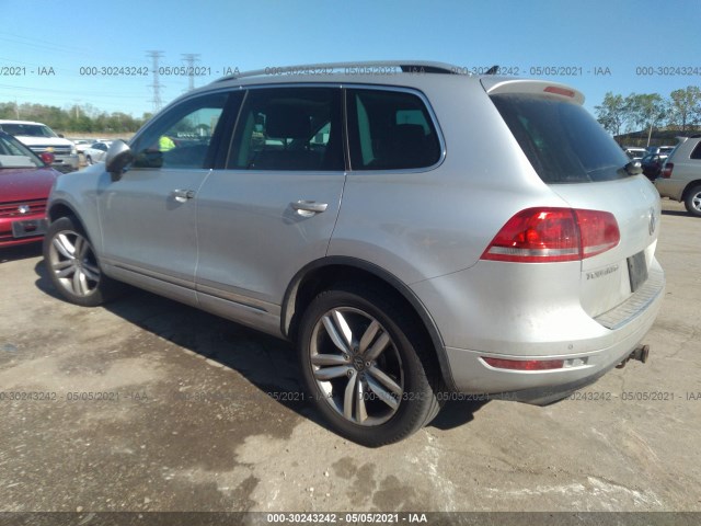 Photo 2 VIN: WVGFF9BP2BD006459 - VOLKSWAGEN TOUAREG 