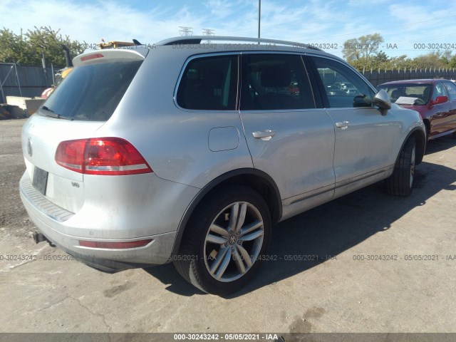 Photo 3 VIN: WVGFF9BP2BD006459 - VOLKSWAGEN TOUAREG 