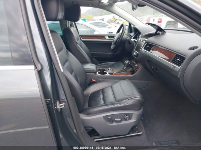 Photo 4 VIN: WVGFF9BP2BD007076 - VOLKSWAGEN TOUAREG 