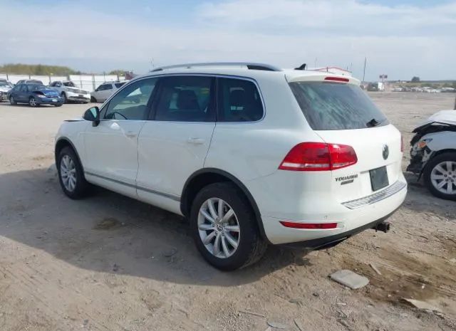 Photo 2 VIN: WVGFF9BP2CD001599 - VOLKSWAGEN TOUAREG 