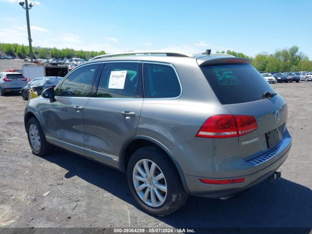 Photo 2 VIN: WVGFF9BP3BD000735 - VOLKSWAGEN TOUAREG 