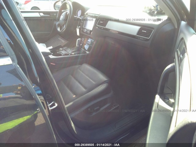 Photo 4 VIN: WVGFF9BP3BD001089 - VOLKSWAGEN TOUAREG 