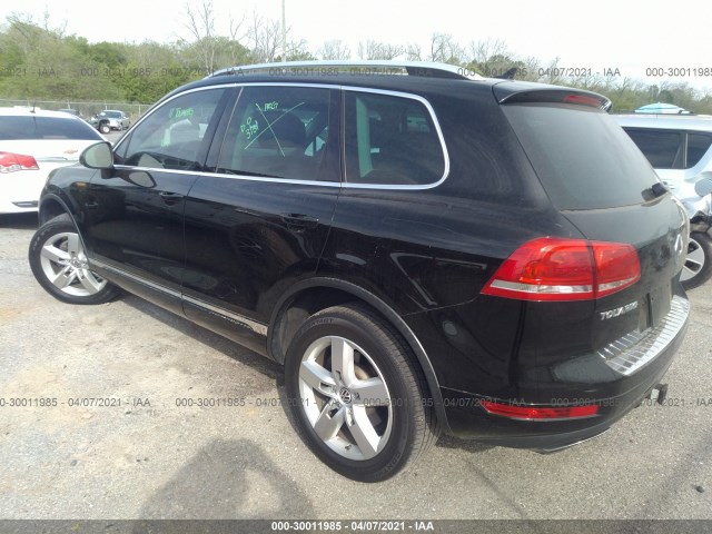 Photo 2 VIN: WVGFF9BP3BD003957 - VOLKSWAGEN TOUAREG 