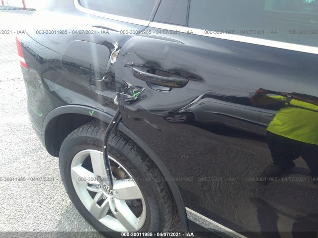 Photo 5 VIN: WVGFF9BP3BD003957 - VOLKSWAGEN TOUAREG 