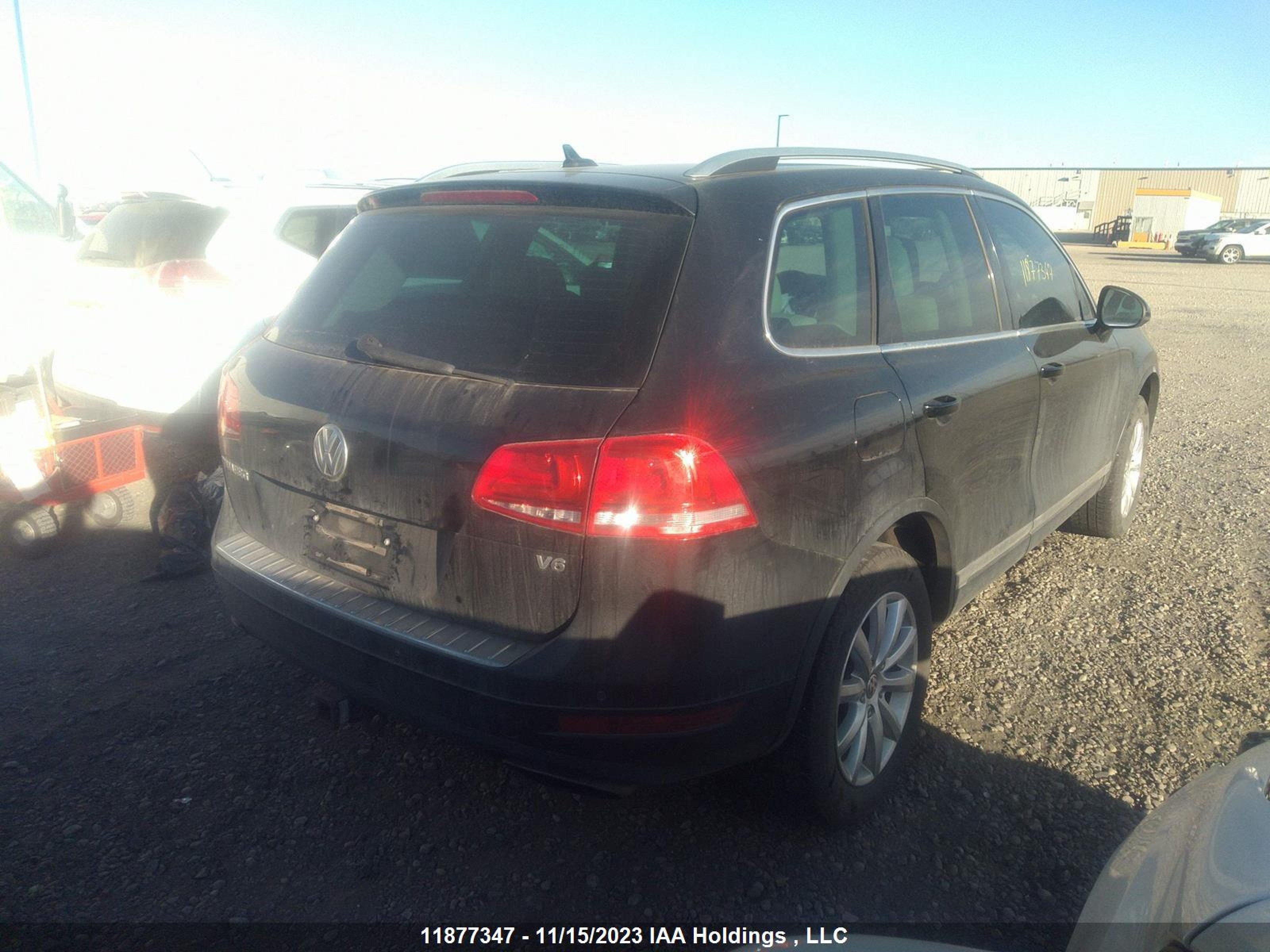 Photo 3 VIN: WVGFF9BP4BD007001 - VOLKSWAGEN TOUAREG 