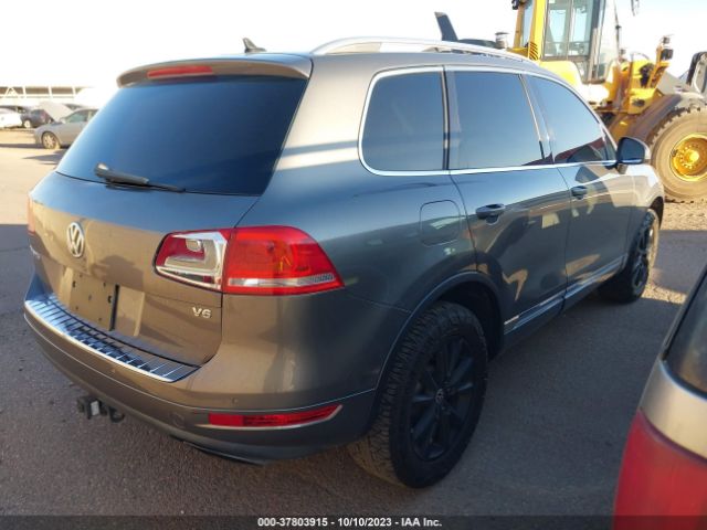 Photo 3 VIN: WVGFF9BP4CD003662 - VOLKSWAGEN TOUAREG 