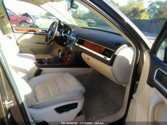 Photo 4 VIN: WVGFF9BP5BD001062 - VOLKSWAGEN TOUAREG 