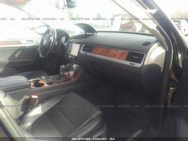 Photo 4 VIN: WVGFF9BP6BD005315 - VOLKSWAGEN TOUAREG 