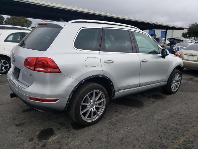 Photo 2 VIN: WVGFF9BP7BD002794 - VOLKSWAGEN TOUAREG V6 