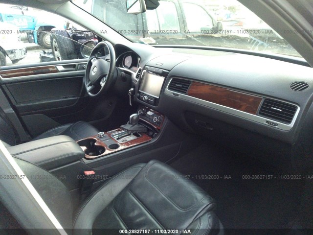 Photo 4 VIN: WVGFF9BP7BD005064 - VOLKSWAGEN TOUAREG 